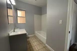 3945 W Division St, Chicago, IL 60651 - Photo 8