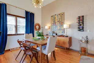 2042 S Goebbert Rd, Arlington Heights, IL 60005 - Photo 14