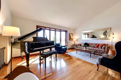 2042 S Goebbert Road, Arlington Heights, IL 60005 - Photo 14