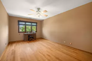8634 W Park Ln, Niles, IL 60714 - Photo 16
