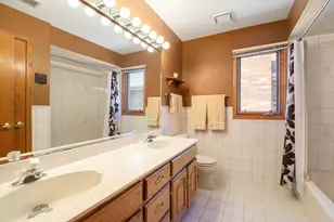 8634 W Park Ln, Niles, IL 60714 - Photo 18