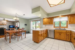 8634 W Park Ln, Niles, IL 60714 - Photo 8