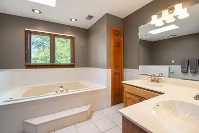 8634 W Park Lane, Niles, IL 60714 - Photo 14