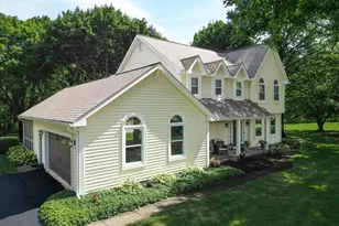39W811 Hoeweed Ln, Saint Charles, IL 60175 - Photo 4