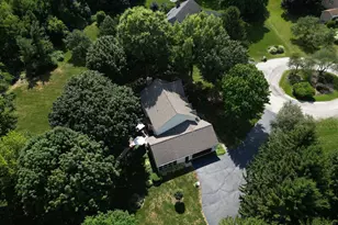 39W811 Hoeweed Ln, Saint Charles, IL 60175 - Photo 70
