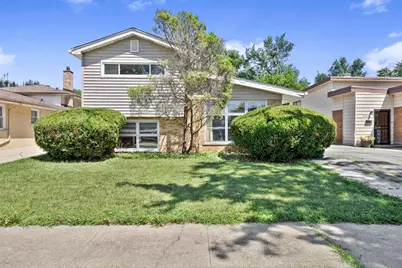 15539 Dobson Avenue, Dolton, IL 60419 - Photo 1