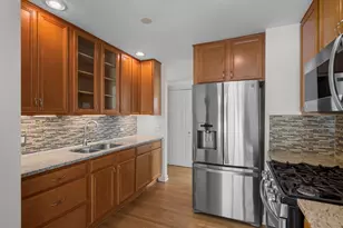 7 Greystone Ct, Streamwood, IL 60107 - Photo 4