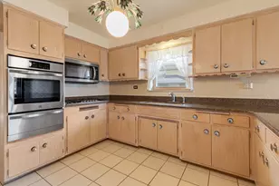 4537 W 100th Pl, Oak Lawn, IL 60453 - Photo 8