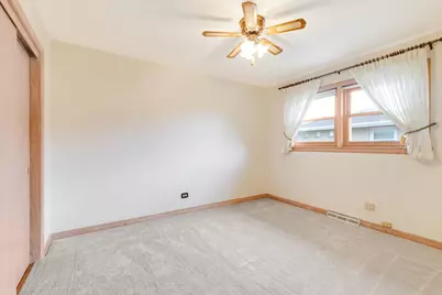 4537 W 100th Place, Oak Lawn, IL 60453 - Photo 6