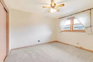 4537 W 100th Pl, Oak Lawn, IL 60453 - Photo 6