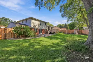 1341 E Virginia Dr, Palatine, IL 60074 - Photo 18