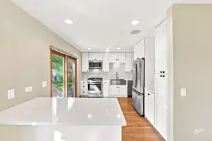1341 E Virginia Dr, Palatine, IL 60074 - Photo 4