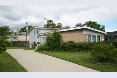 54 Fernwood Drive, Glenview, IL 60025 - Photo 2