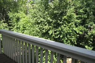 255 W Treehouse Ln, Round Lake, IL 60073 - Photo 10