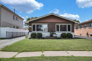 11044 Menard Ave, Chicago Ridge, IL 60415 - Photo 2