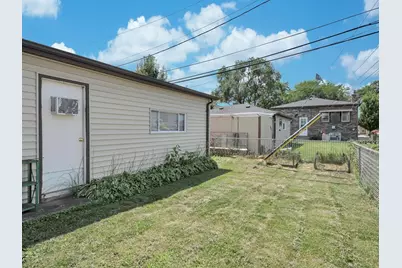 11044 Menard Avenue, Chicago Ridge, IL 60415 - Photo 24