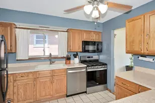 11044 Menard Ave, Chicago Ridge, IL 60415 - Photo 10