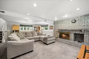 830 Woodhollow Ln, Buffalo Grove, IL 60089 - Photo 14