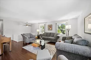 830 Woodhollow Ln, Buffalo Grove, IL 60089 - Photo 6