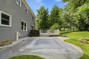 1203 Claridge Dr, Libertyville, IL 60048 - Photo 32