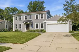 1203 Claridge Dr, Libertyville, IL 60048 - Photo 2