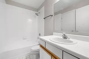 1612 Thornfield Ct, Roselle, IL 60172 - Photo 16