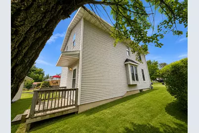1207 W American Street, Freeport, IL 61032 - Photo 6