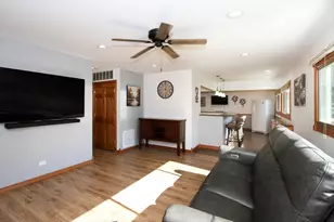 130 Westview St, Hoffman Estates, IL 60169 - Photo 8