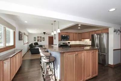 130 Westview Street, Hoffman Estates, IL 60169 - Photo 4