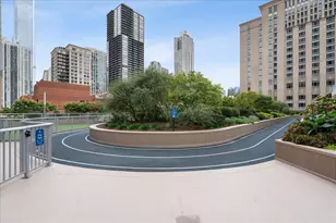 545 N Dearborn St, Chicago, IL 60654 - Photo 32