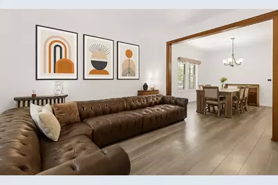 1819 W Cornelia Avenue, Chicago, IL 60657 - Photo 2
