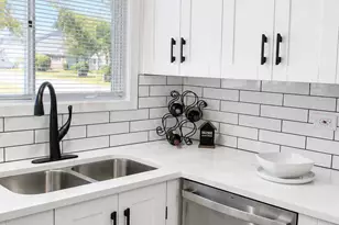 523 Alton Ct, Carol Stream, IL 60188 - Photo 10