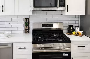 523 Alton Ct, Carol Stream, IL 60188 - Photo 8