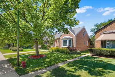 5126 N Mulligan Avenue, Chicago, IL 60630 - Photo 2