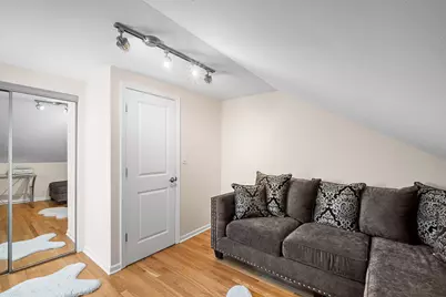 5126 N Mulligan Avenue, Chicago, IL 60630 - Photo 16