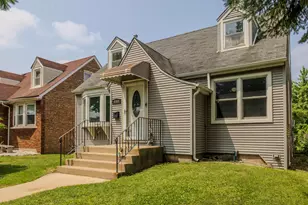 9308 S Troy Ave, Evergreen Park, IL 60805 - Photo 2