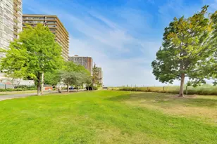 5733 N Sheridan Rd, Chicago, IL 60660 - Photo 26
