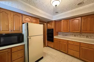 1724 Highland Pl, Streator, IL 61364 - Photo 6