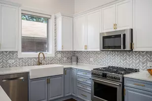 1912 N Hoyne Ave, Chicago, IL 60647 - Photo 12