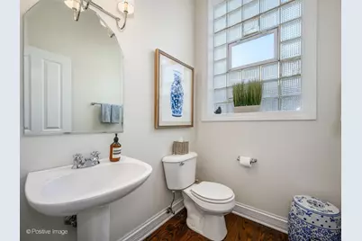 1912 N Hoyne Avenue, Chicago, IL 60647 - Photo 8