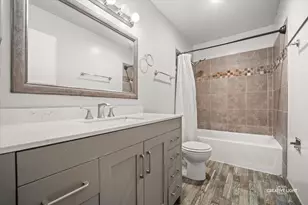772 Circle Dr, Roselle, IL 60172 - Photo 12