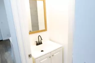 8739 S Colfax Ave, Chicago, IL 60617 - Photo 8