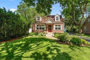725 N County Line Rd, Hinsdale, IL 60521 - Photo 1