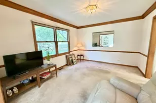 1024 Burke Ct, Naperville, IL 60563 - Photo 8