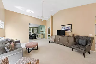 604 S Curran Road, Round Lake, IL 60073 - Photo 4