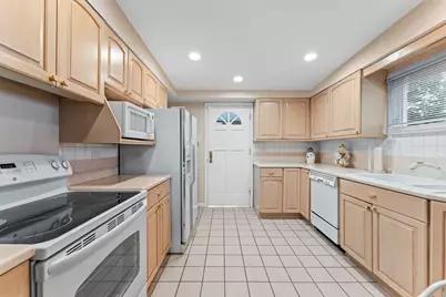 9055 Kenton Avenue, Skokie, IL 60076 - Photo 8
