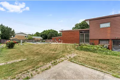 9055 Kenton Avenue, Skokie, IL 60076 - Photo 4