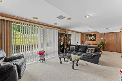 9055 Kenton Avenue, Skokie, IL 60076 - Photo 14