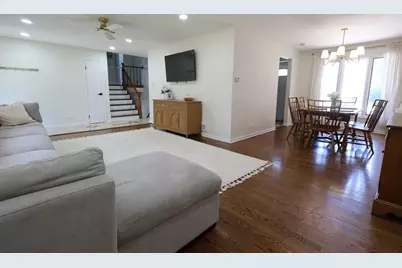 510 W Millns Court, Addison, IL 60101 - Photo 10