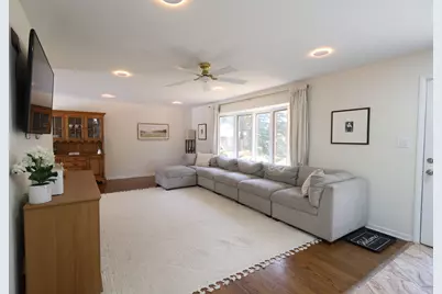 510 W Millns Court, Addison, IL 60101 - Photo 6